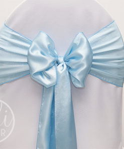 Location noeud bleu ciel satin pour housses de chaises